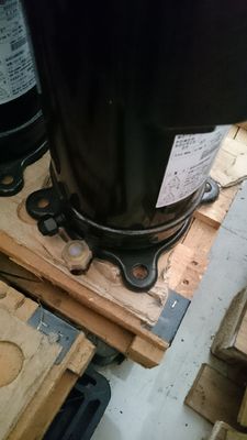 Kompresor multi-line Hitachi Hisense 500DHM-80D1 menerapkan Rumah Sakit Pabrik Sekolah Pusat AC